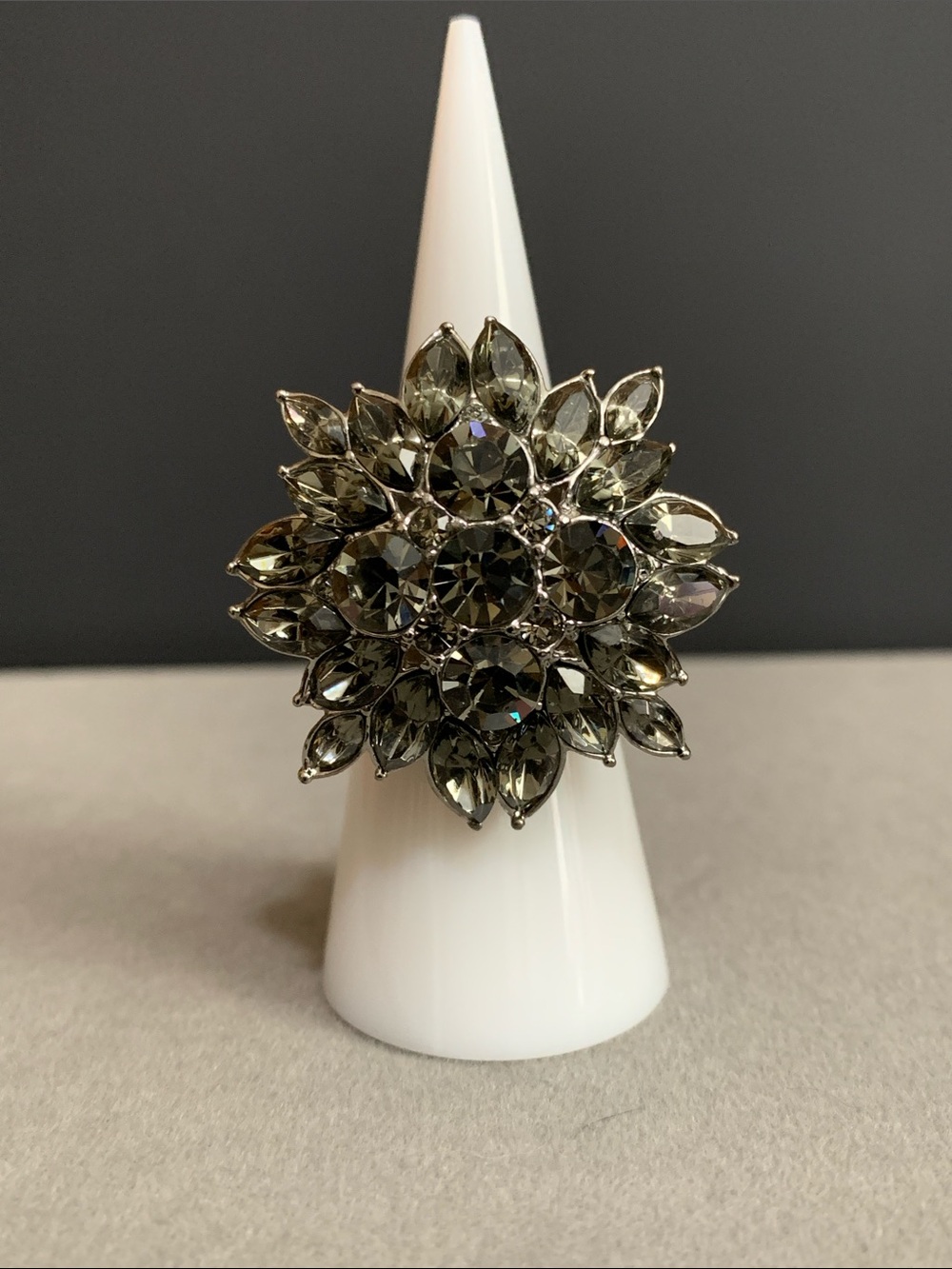 Silver tone smoky gray crystal cluster cocktail ring size 6
